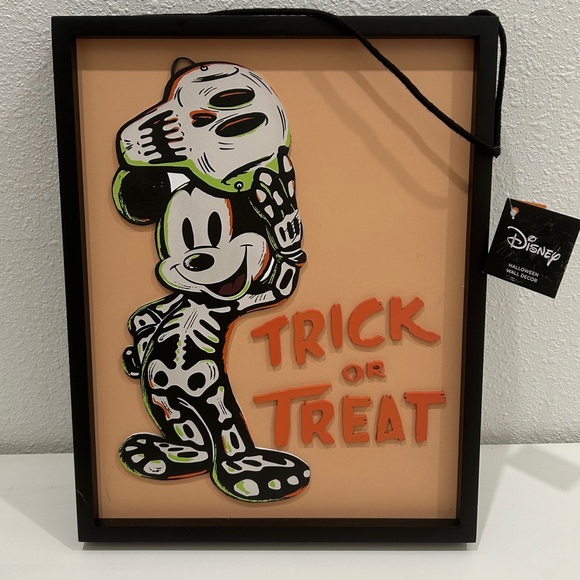 Disney Other - NWT Disney's Mickey Mouse Halloween Trick Or Treat Wall Decor